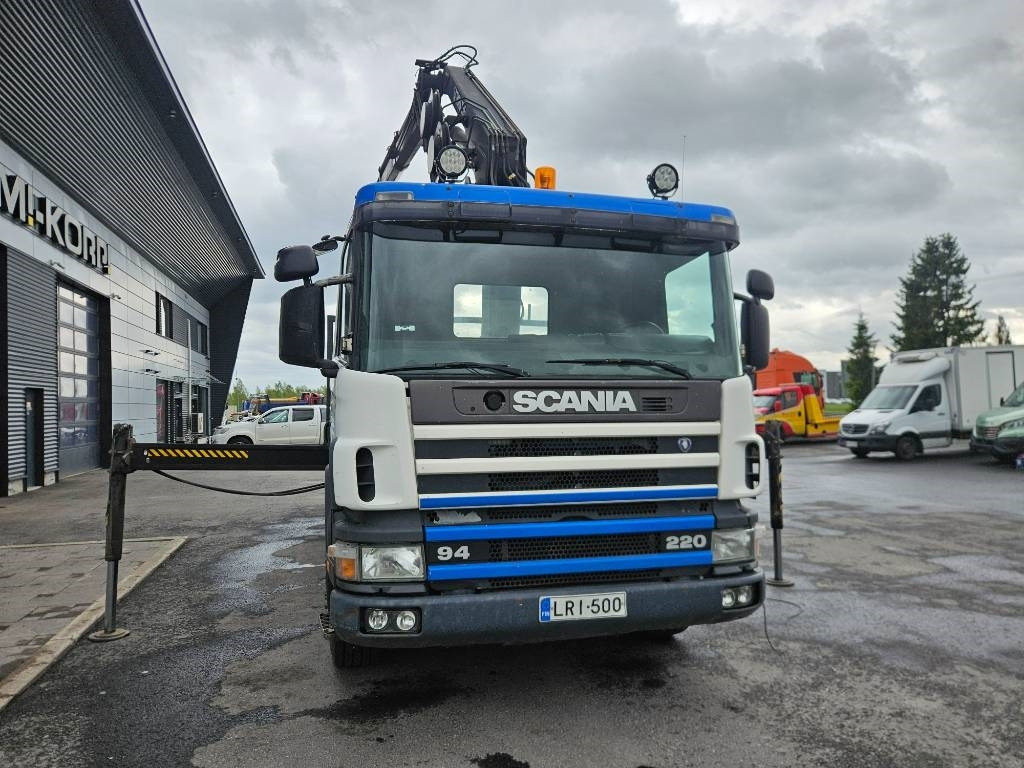 Scania P 94 DB 220 Hiab 135-4 lisähydrauliikalla - Kranbil: bild 2 Scania P 94 DB 220 Hiab 135-4 lisähydrauliikalla - Kranbil: bild 2