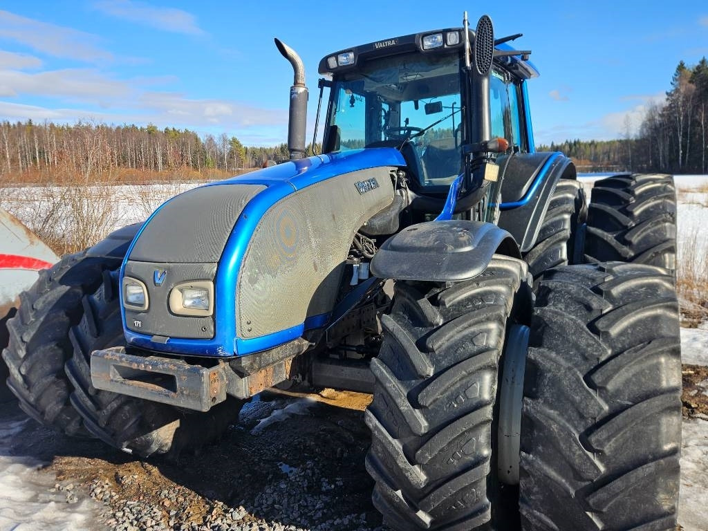 Valtra T 171 - Traktor: bild 2 Valtra T 171 - Traktor: bild 2