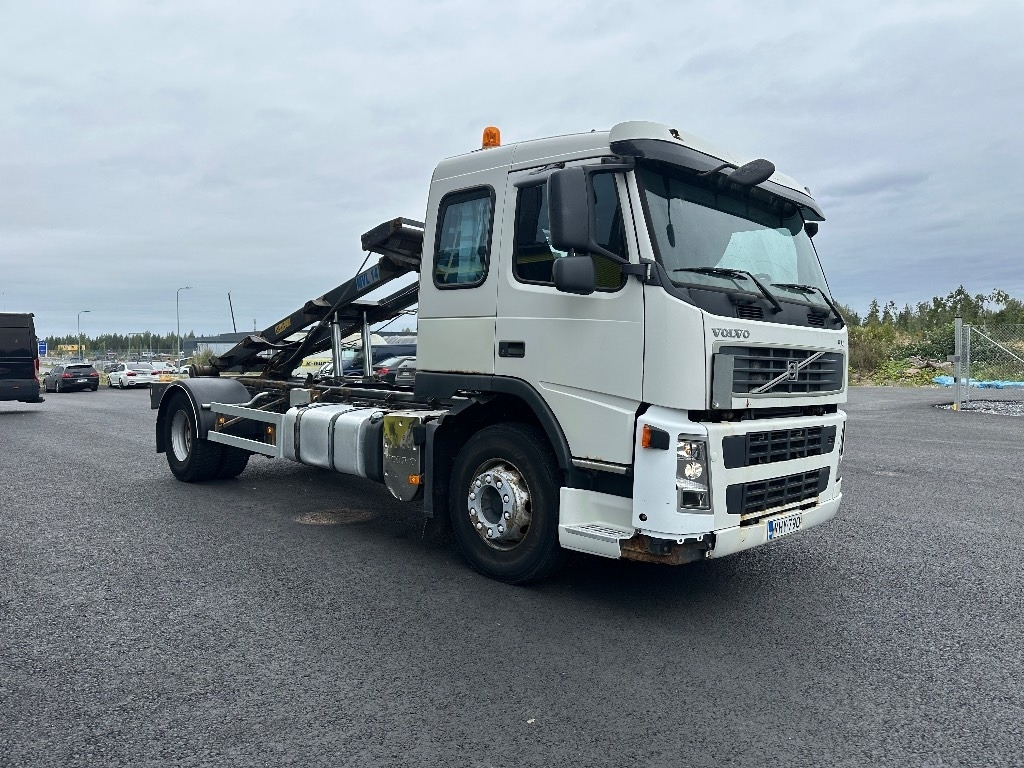 Volvo FM9 4x2 vaijerilaitteilla - Liftdumper lastbil: bild 3 Volvo FM9 4x2 vaijerilaitteilla - Liftdumper lastbil: bild 3