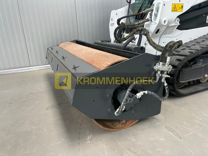 Bobcat Vibratory roller 213 cm wals - Tillbehör för Lastare: bild 1 Bobcat Vibratory roller 213 cm wals - Tillbehör för Lastare: bild 1