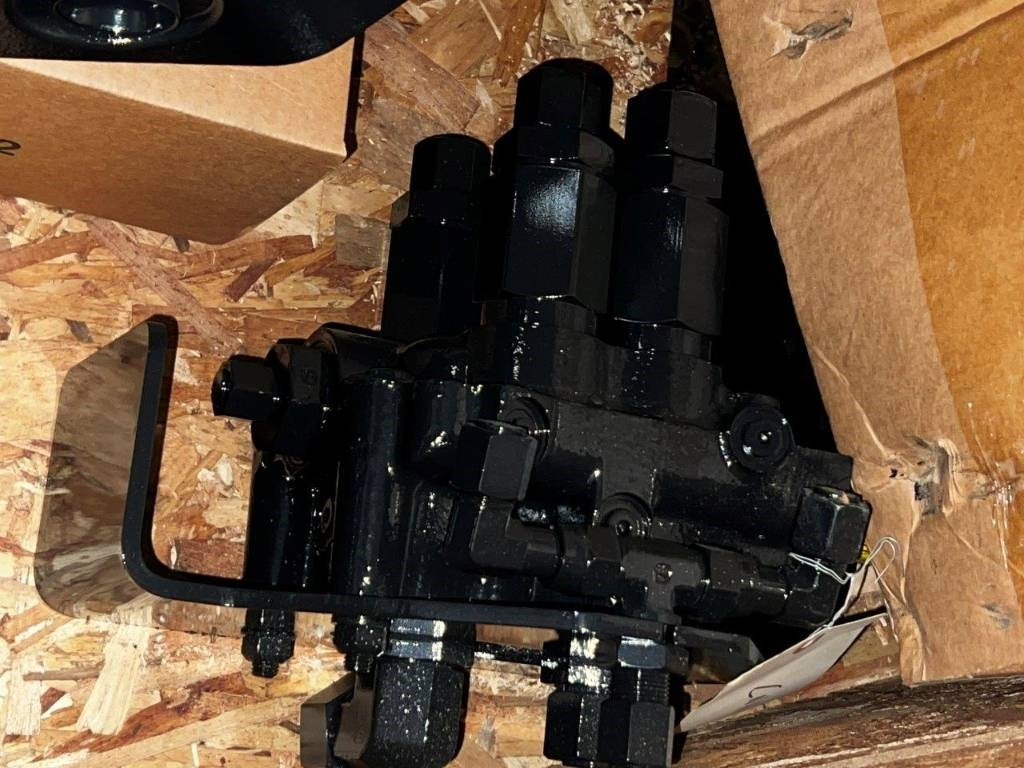 CNH Hydraulic drive - CNH - MG18 - Ram/ Chassi för Lantbruksmaskiner: bild 5 CNH Hydraulic drive - CNH - MG18 - Ram/ Chassi för Lantbruksmaskiner: bild 5