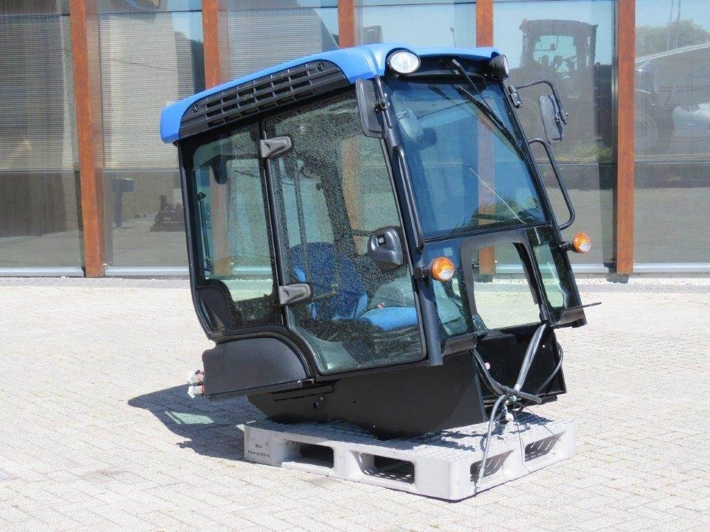 New Holland TK - Hytt för Lantbruksmaskiner: bild 4 New Holland TK - Hytt för Lantbruksmaskiner: bild 4