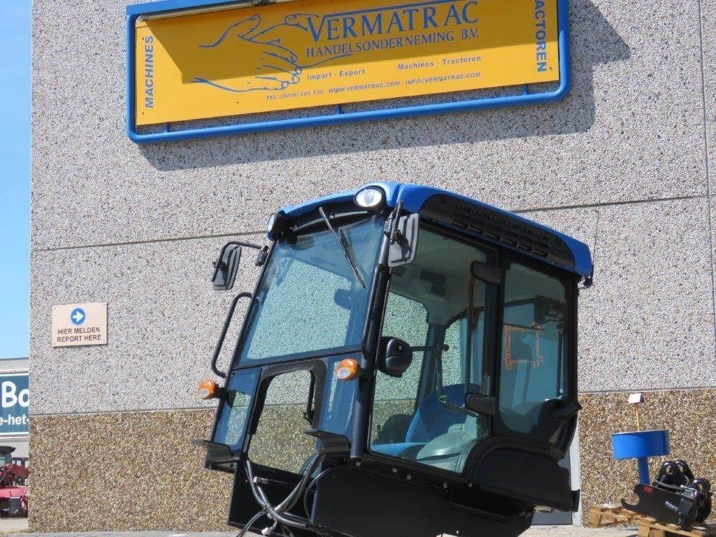 New Holland TK - Hytt för Lantbruksmaskiner: bild 1 New Holland TK - Hytt för Lantbruksmaskiner: bild 1
