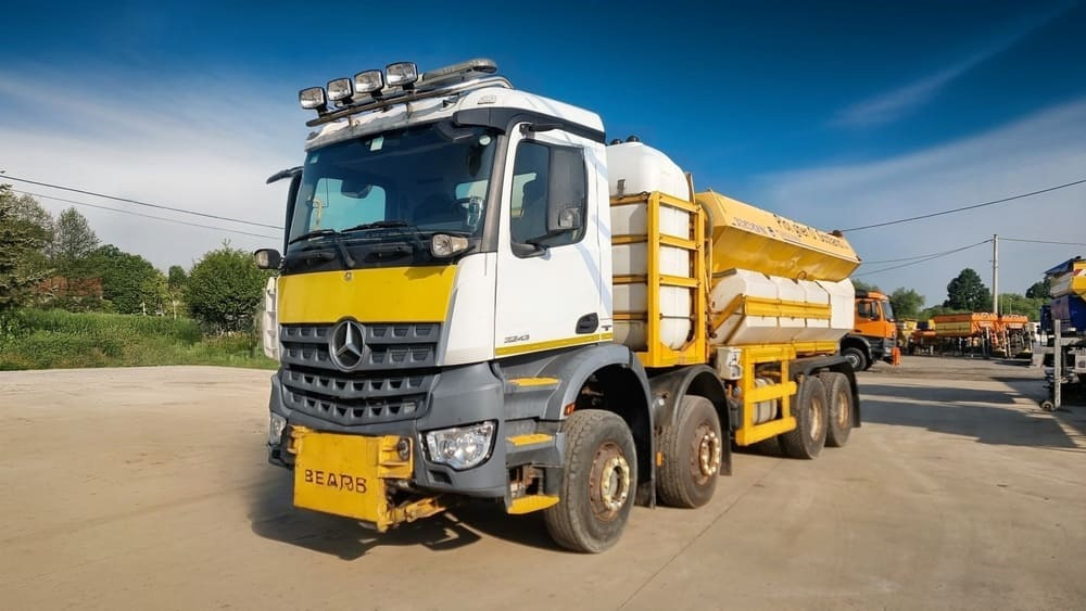 MERCEDES-BENZ AROCS 3243 8x4 | Euro 6 | Piaskarko Solarka Econ 12m³ - Plogbil: bild 1 MERCEDES-BENZ AROCS 3243 8x4 | Euro 6 | Piaskarko Solarka Econ 12m³ - Plogbil: bild 1