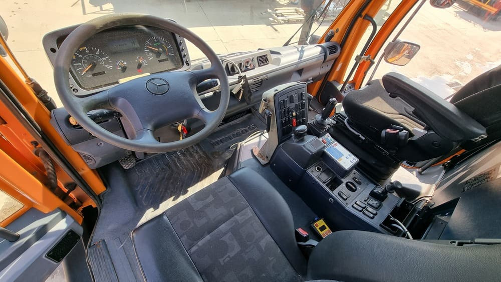 MERCEDES-BENZ Unimog U400 - Kommunaltraktor: bild 5 MERCEDES-BENZ Unimog U400 - Kommunaltraktor: bild 5
