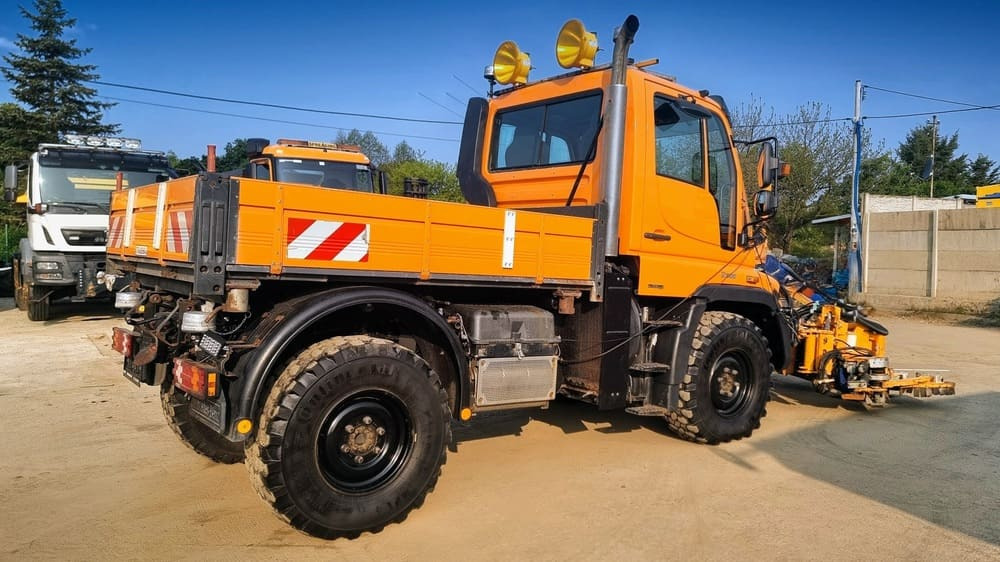 MERCEDES-BENZ Unimog U300 - Utility/ Specialfordon: bild 3 MERCEDES-BENZ Unimog U300 - Utility/ Specialfordon: bild 3