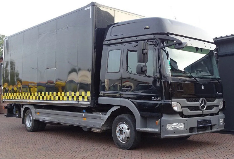 Mercedes-Benz Atego CREWCAB 6 SEATS standheizung lbw 1.5 ton - Lastbil med skåp: bild 1 Mercedes-Benz Atego CREWCAB 6 SEATS standheizung lbw 1.5 ton - Lastbil med skåp: bild 1