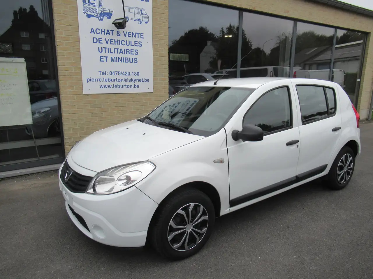 Dacia Sandero Sandero 1.2i Ambiance - Personbil: bild 1 Dacia Sandero Sandero 1.2i Ambiance - Personbil: bild 1