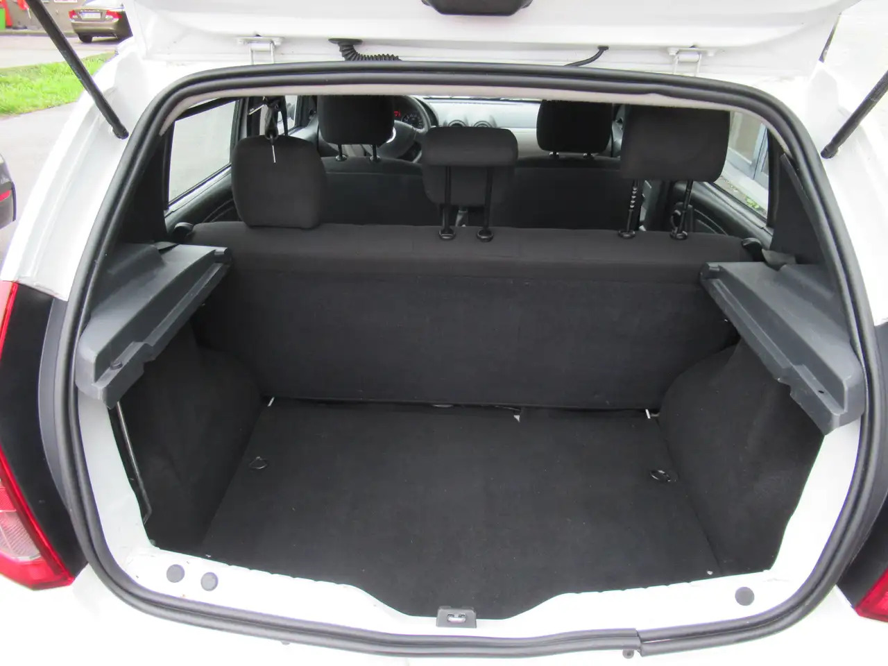 Dacia Sandero Sandero 1.2i Ambiance - Personbil: bild 5 Dacia Sandero Sandero 1.2i Ambiance - Personbil: bild 5