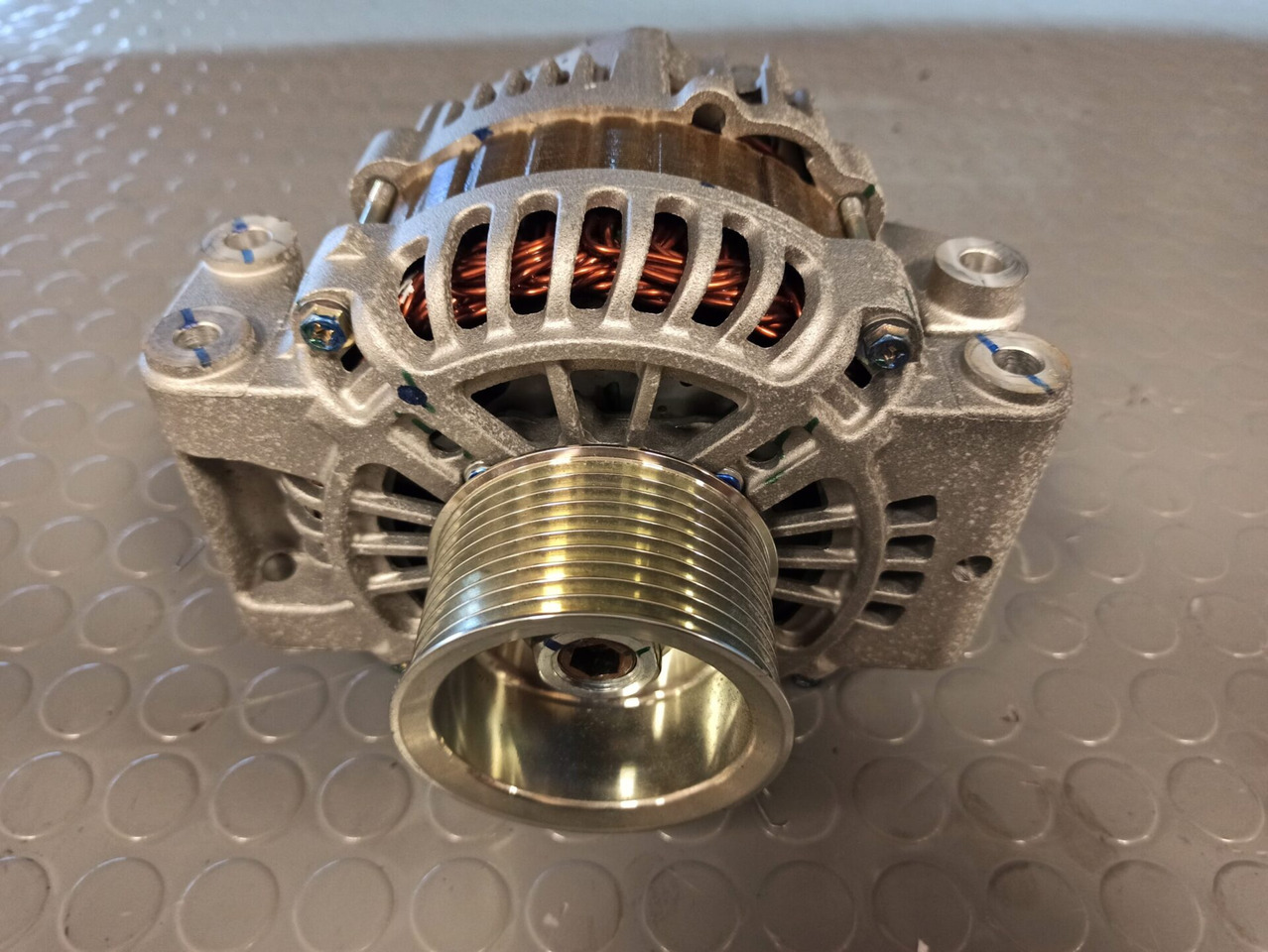 SCANIA ALTERNATOR - 2398370 - Generator för Lastbil: bild 1 SCANIA ALTERNATOR - 2398370 - Generator för Lastbil: bild 1
