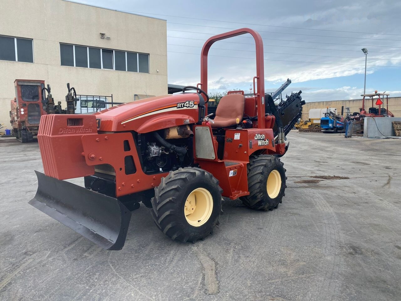 Ditch-Witch RT45 - Kedjegrävare: bild 2 Ditch-Witch RT45 - Kedjegrävare: bild 2
