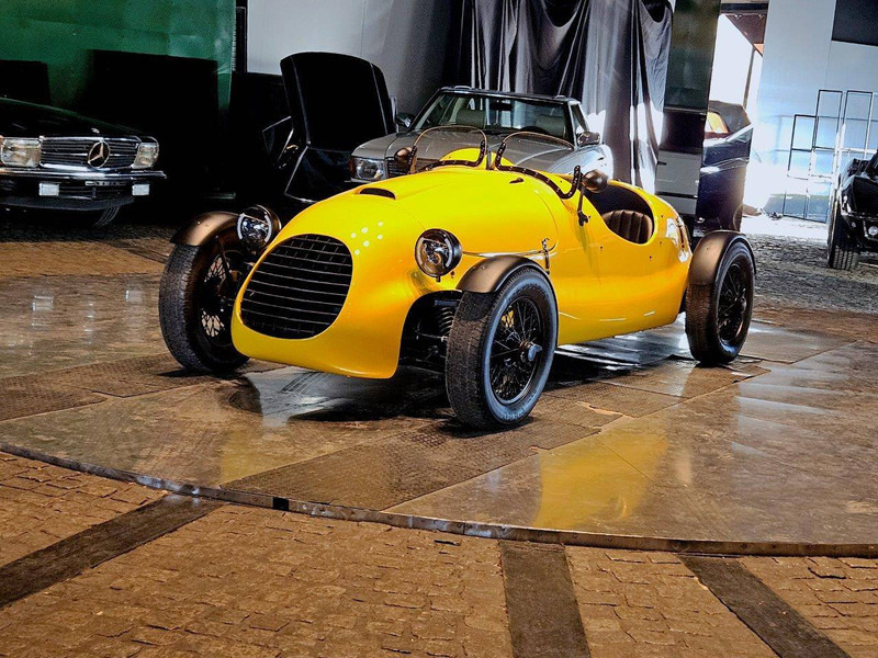 Ferrari Vintage Racer Ferrari-hommage Triumph - Sedan: bild 1 Ferrari Vintage Racer Ferrari-hommage Triumph - Sedan: bild 1