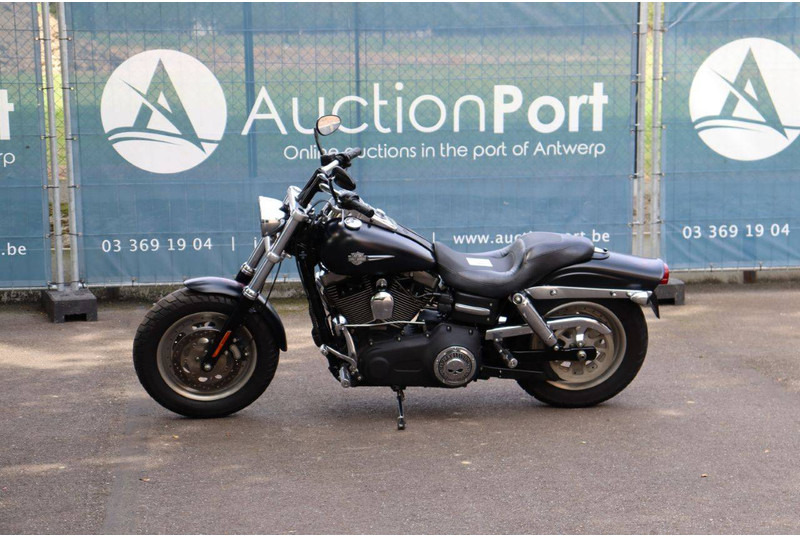 Harley-Davidson Dyna Fat Bob - Motorcykel: bild 1 Harley-Davidson Dyna Fat Bob - Motorcykel: bild 1