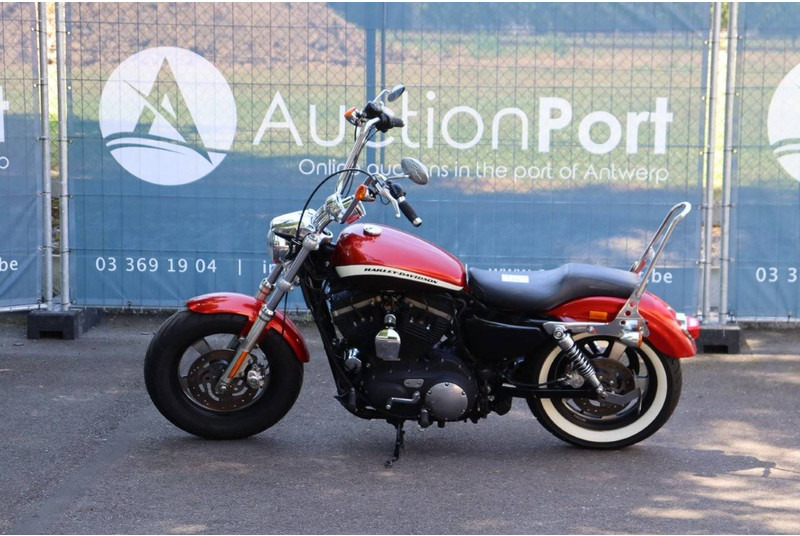 Harley-Davidson Sporster XL1200 Custom - Motorcykel: bild 2 Harley-Davidson Sporster XL1200 Custom - Motorcykel: bild 2