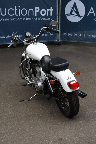 Harley-Davidson Sporster XL883 - Motorcykel: bild 4 Harley-Davidson Sporster XL883 - Motorcykel: bild 4