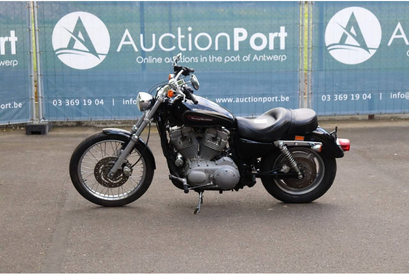 Harley-Davidson Sportster XL883 - Motorcykel: bild 1 Harley-Davidson Sportster XL883 - Motorcykel: bild 1
