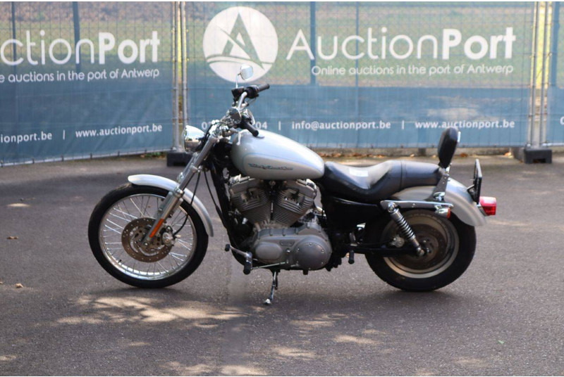 Harley-Davidson Sportster XL883 Super Low - Motorcykel: bild 2 Harley-Davidson Sportster XL883 Super Low - Motorcykel: bild 2