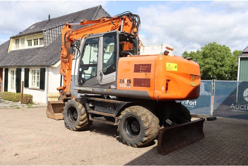 Hitachi ZX140W-3 - Grävmaskin på däck: bild 4 Hitachi ZX140W-3 - Grävmaskin på däck: bild 4