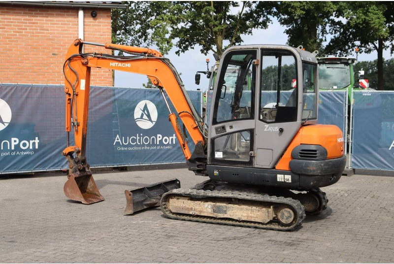 Hitachi ZX30 CLR - Bandgrävare: bild 3 Hitachi ZX30 CLR - Bandgrävare: bild 3