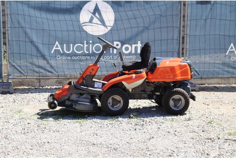 Husqvarna R213C - Gräsklippare: bild 1 Husqvarna R213C - Gräsklippare: bild 1