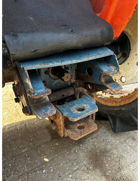 Kubota B1600E - Traktor: bild 3 Kubota B1600E - Traktor: bild 3