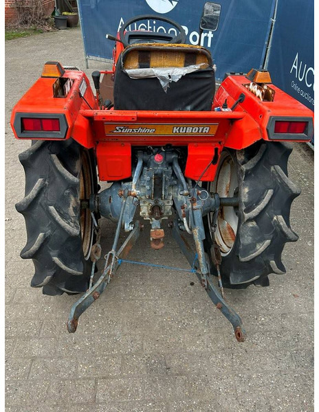 Kubota L1-235 P.S. - Traktor: bild 3 Kubota L1-235 P.S. - Traktor: bild 3