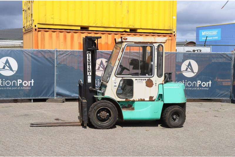 Mitsubishi FD-30 - Dieseltruck: bild 1 Mitsubishi FD-30 - Dieseltruck: bild 1