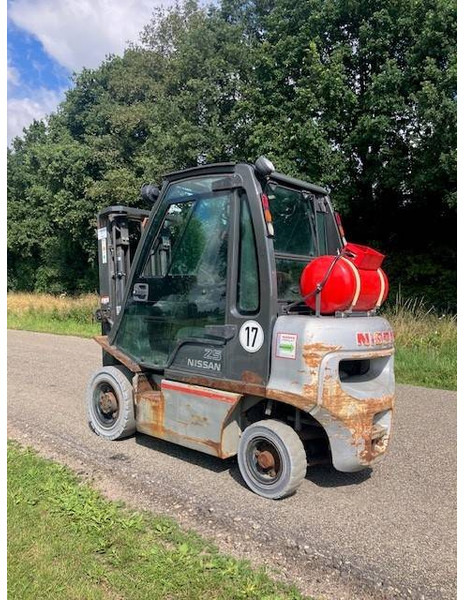 Nissan 25 - Gasoltruck: bild 3 Nissan 25 - Gasoltruck: bild 3