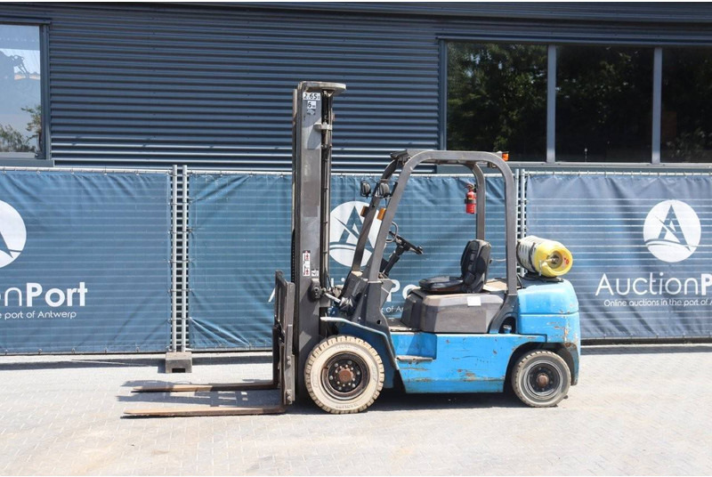 Nissan CPQD25N - Gasoltruck: bild 1 Nissan CPQD25N - Gasoltruck: bild 1