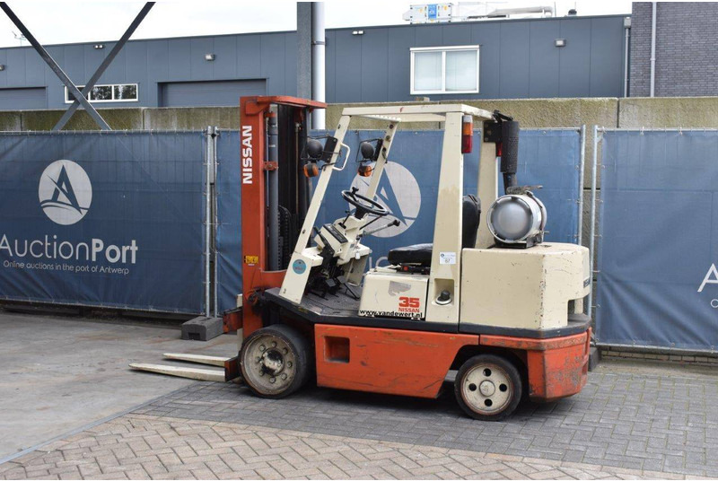 Nissan FG18 - Gasoltruck: bild 3 Nissan FG18 - Gasoltruck: bild 3