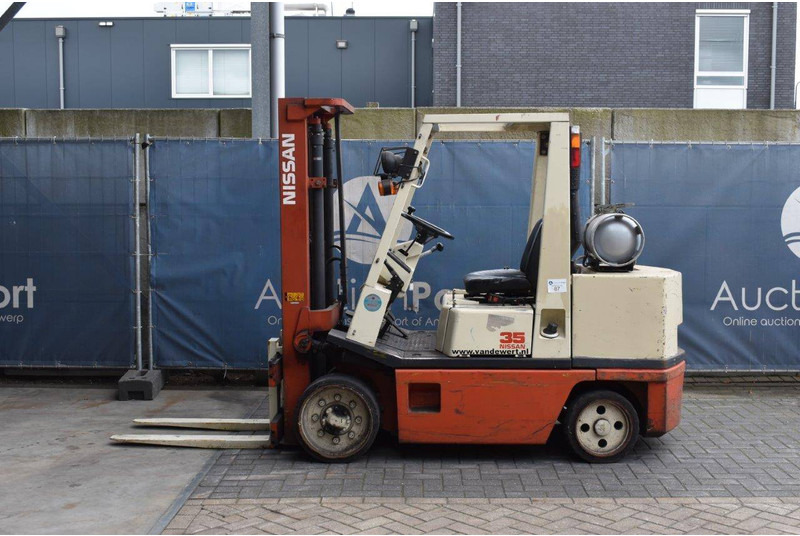 Nissan FG18 - Gasoltruck: bild 2 Nissan FG18 - Gasoltruck: bild 2