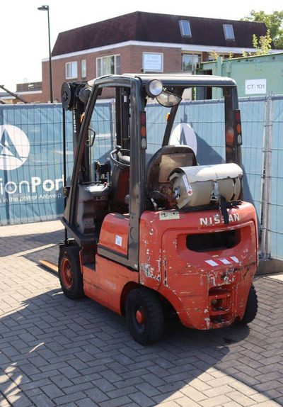 Nissan PD01A15PQ - Gasoltruck: bild 4 Nissan PD01A15PQ - Gasoltruck: bild 4