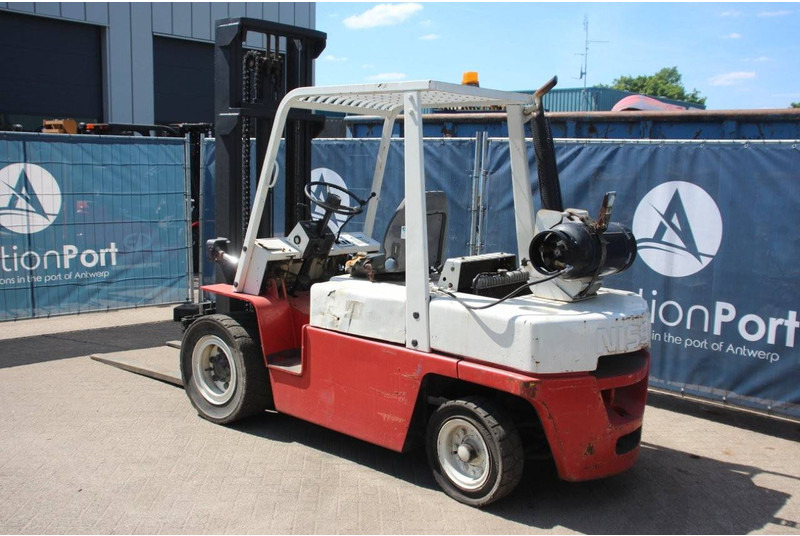 Nissan UGF03A40U - Gasoltruck: bild 3 Nissan UGF03A40U - Gasoltruck: bild 3