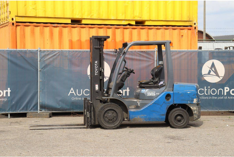 Toyota 02-8FDF30 - Dieseltruck: bild 1 Toyota 02-8FDF30 - Dieseltruck: bild 1