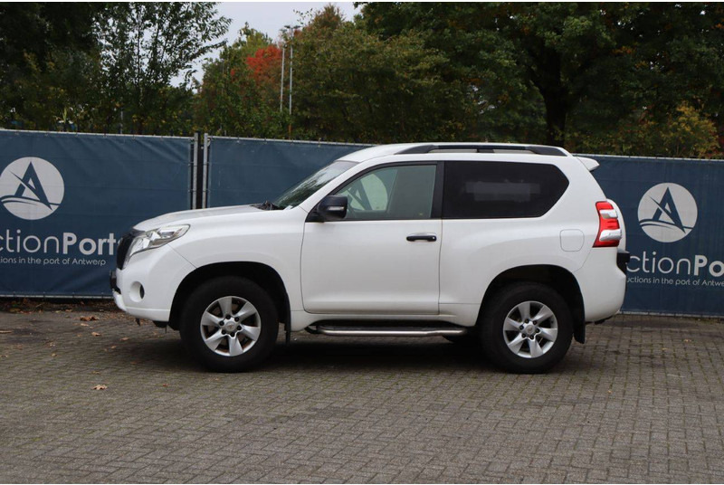 Toyota Land Cruiser - Sedan: bild 1 Toyota Land Cruiser - Sedan: bild 1