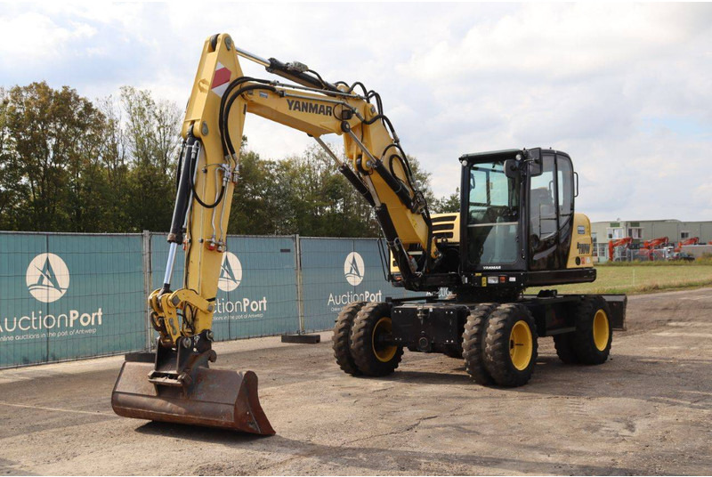 Grävmaskin på däck Yanmar B110W: bild 9