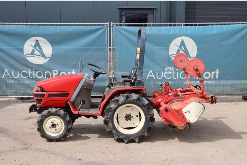 Yanmar - Traktor: bild 2 Yanmar - Traktor: bild 2