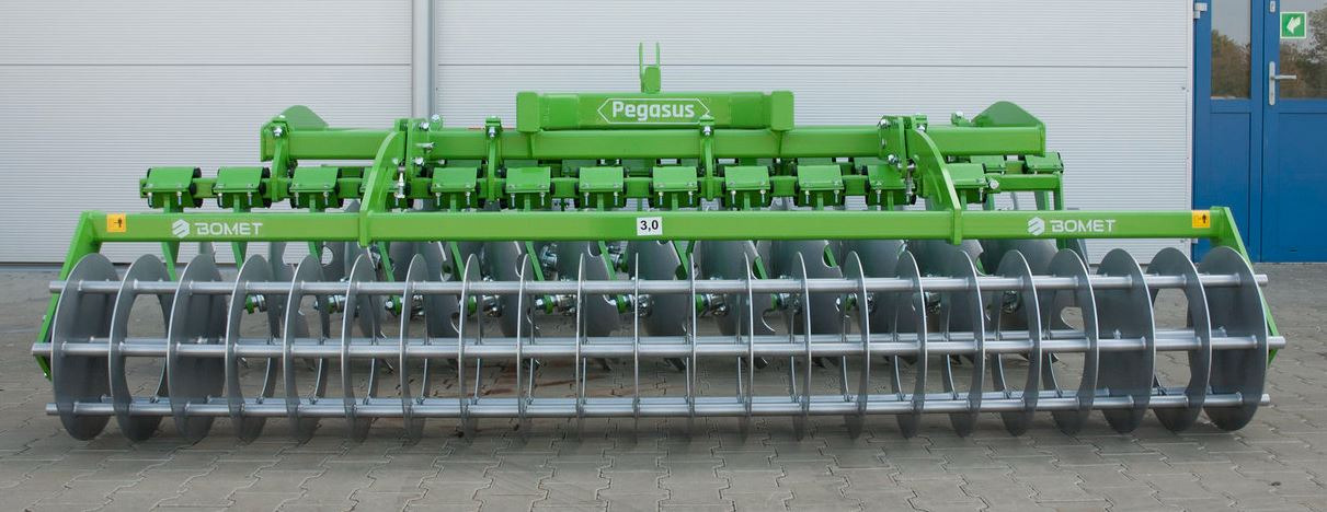 BOMET Brony talerzowe 3m / Kurzscheibeneggen/ Compact disc harrows/ Навесные дисковые компактные бороны - Tallriksredskap: bild 4 BOMET Brony talerzowe 3m / Kurzscheibeneggen/ Compact disc harrows/ Навесные дисковые компактные бороны - Tallriksredskap: bild 4