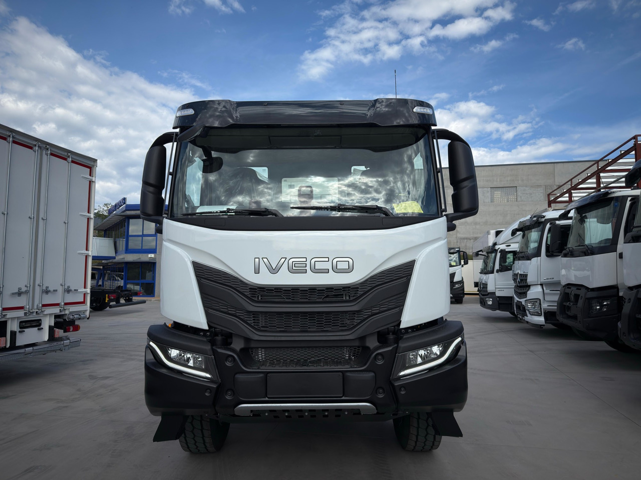 IVECO AD410T50 T-WAY 8x4 E6 (Chassis) - Chassi lastbil: bild 3 IVECO AD410T50 T-WAY 8x4 E6 (Chassis) - Chassi lastbil: bild 3