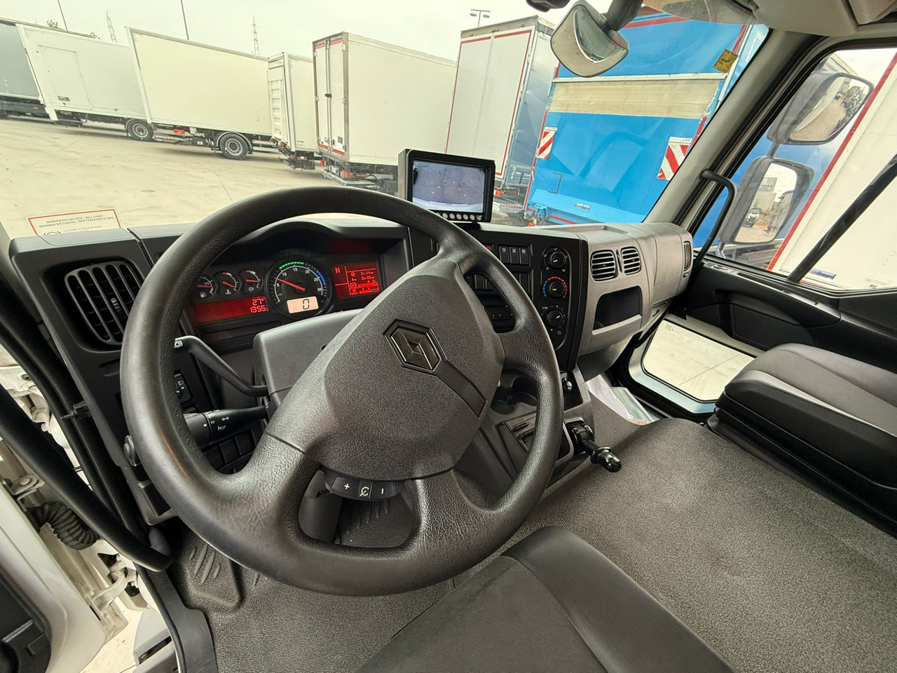RENAULT D E6 (VAN) - Lastbil med skåp: bild 5 RENAULT D E6 (VAN) - Lastbil med skåp: bild 5