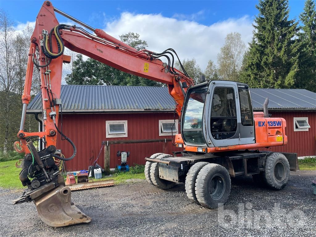 Fiat/Hitachi Ex 135w - Grävmaskin på däck: bild 1 Fiat/Hitachi Ex 135w - Grävmaskin på däck: bild 1