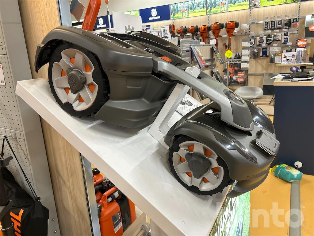 Husqvarna Automower - Gräsklippare: bild 1 Husqvarna Automower - Gräsklippare: bild 1