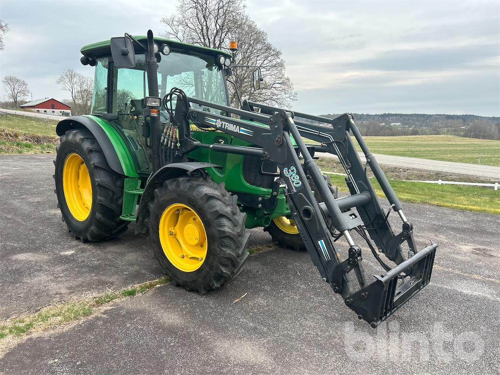JOHN DEERE 5820 - Traktor: bild 2 JOHN DEERE 5820 - Traktor: bild 2