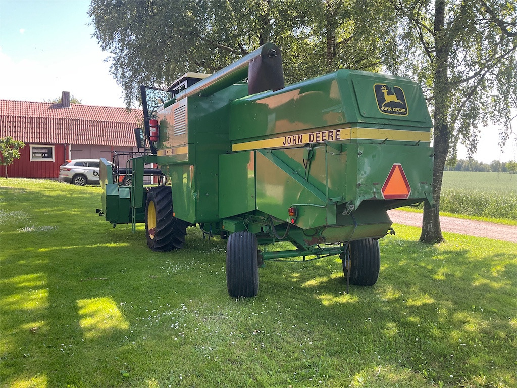 John Deere 1052 - Skördetröska: bild 2 John Deere 1052 - Skördetröska: bild 2