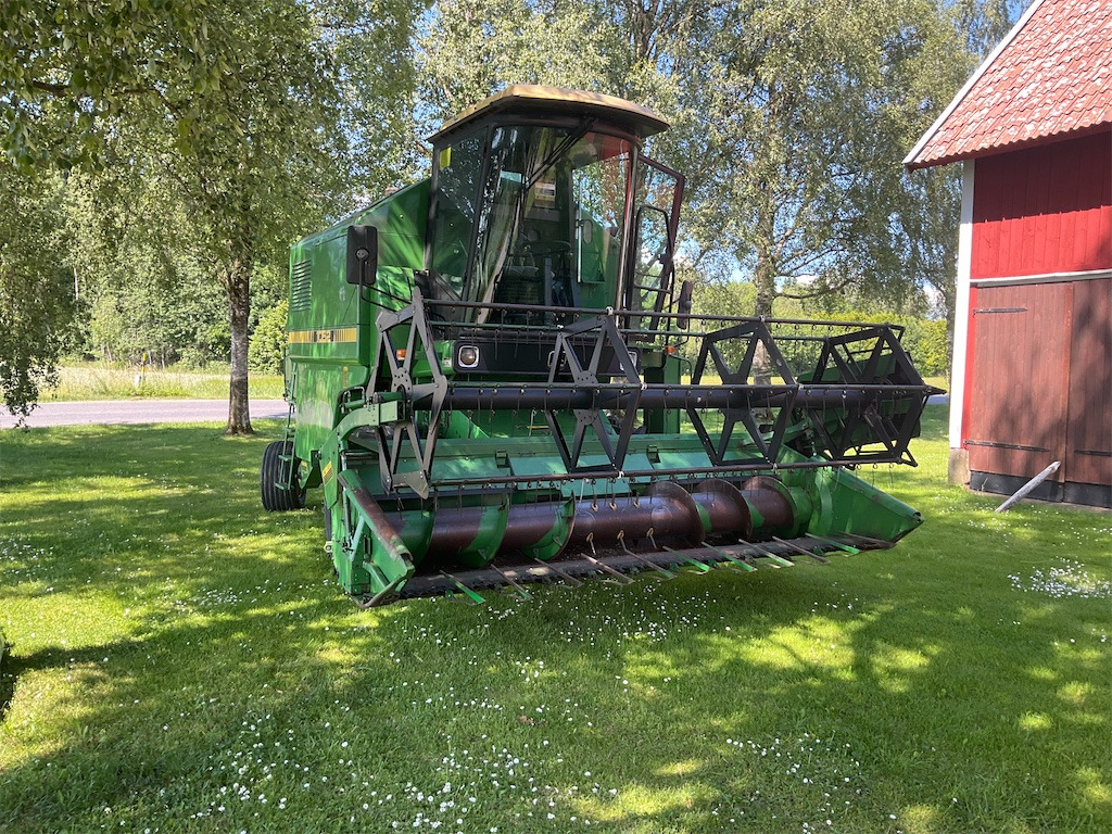 John Deere 1052 - Skördetröska: bild 4 John Deere 1052 - Skördetröska: bild 4