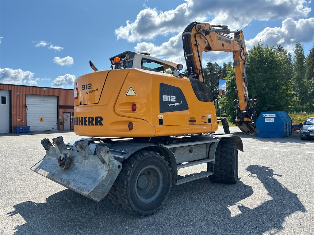 Liebherr 912 Compact - Grävmaskin på däck: bild 5 Liebherr 912 Compact - Grävmaskin på däck: bild 5