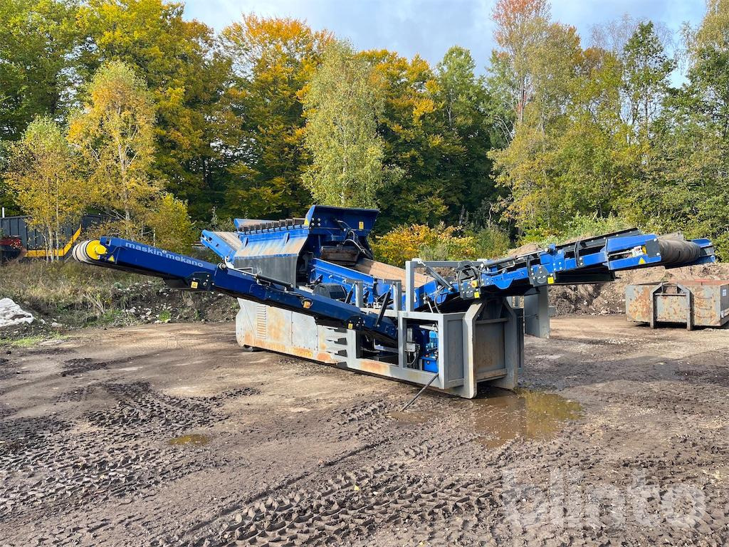 Maskin Mekano Lv 303 T3 på lastväxlarram - Sorteringsverk: bild 1 Maskin Mekano Lv 303 T3 på lastväxlarram - Sorteringsverk: bild 1
