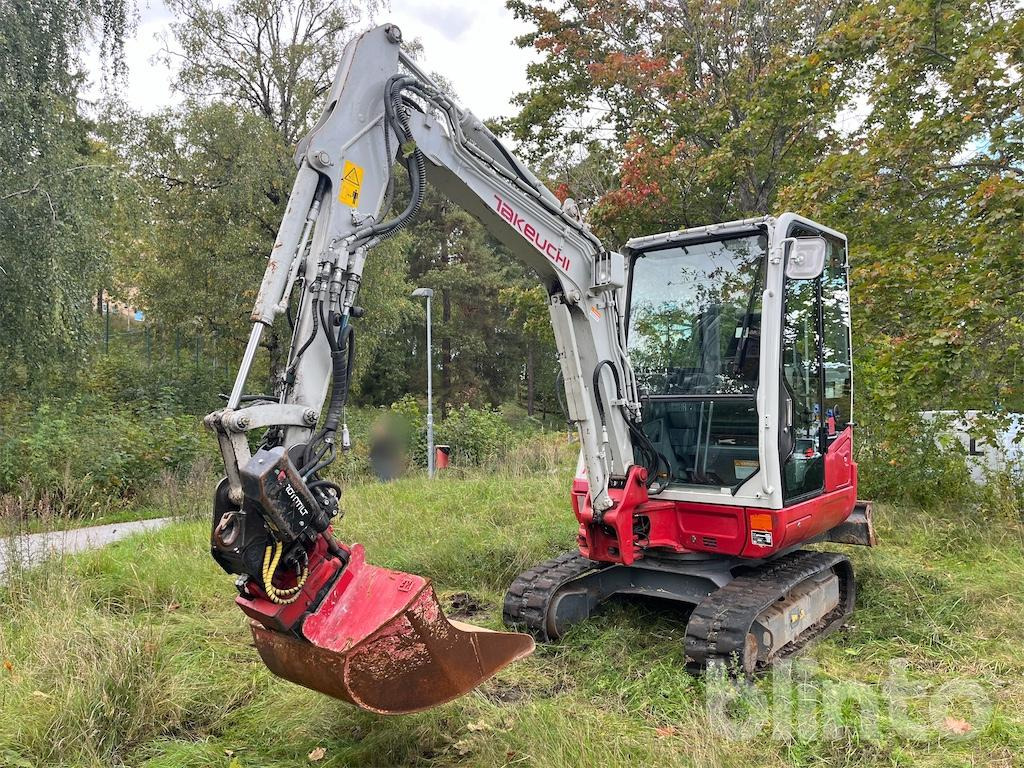 Minigrävare Takeuchi TB 230 med rototilt samt 2 skopor - Bandgrävare: bild 1 Minigrävare Takeuchi TB 230 med rototilt samt 2 skopor - Bandgrävare: bild 1