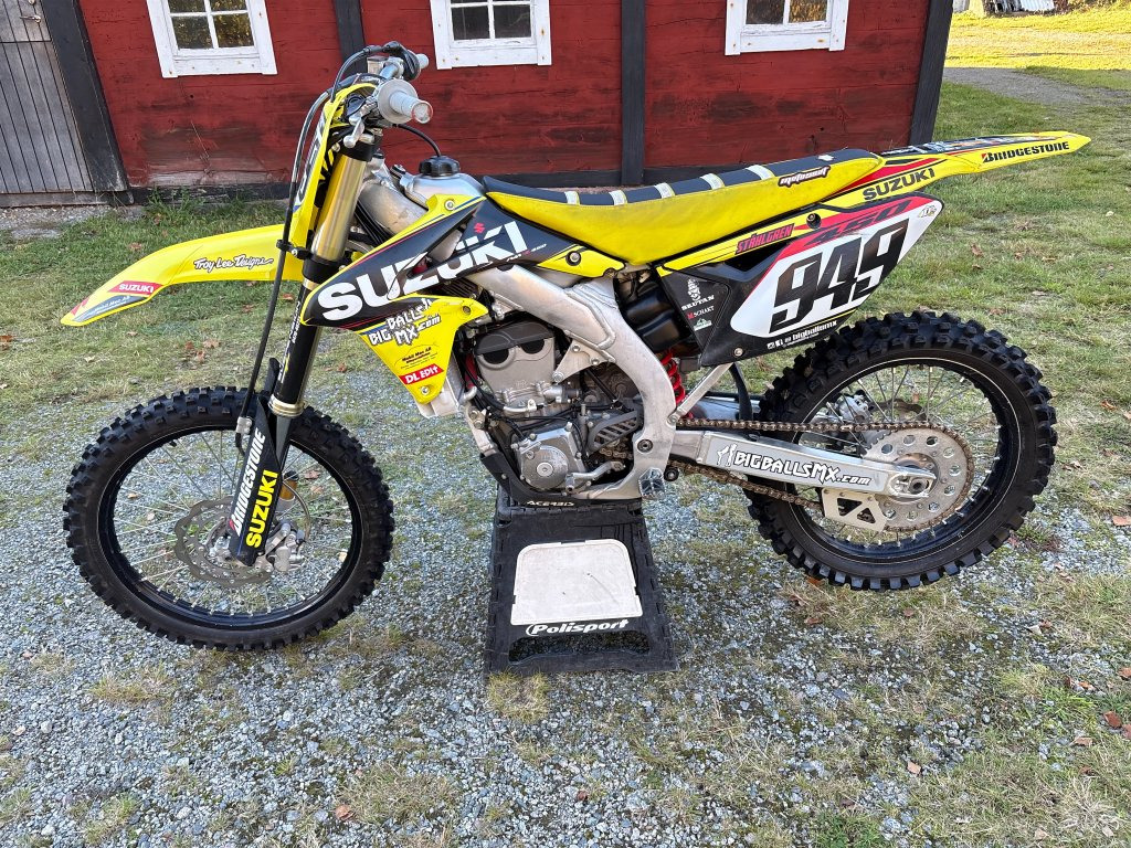 Suzuki 450 - Motorcykel: bild 2 Suzuki 450 - Motorcykel: bild 2