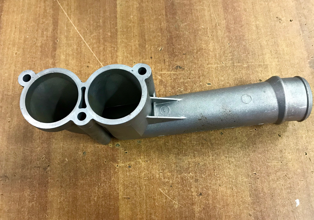 GOMITO LIQUIDO RAFFREDDAMENTO SU SCATOLA TERMOSTATO PER MOTORI MAN D2066 - D2676 - Kylsystem för Lastbil: bild 4 GOMITO LIQUIDO RAFFREDDAMENTO SU SCATOLA TERMOSTATO PER MOTORI MAN D2066 - D2676 - Kylsystem för Lastbil: bild 4